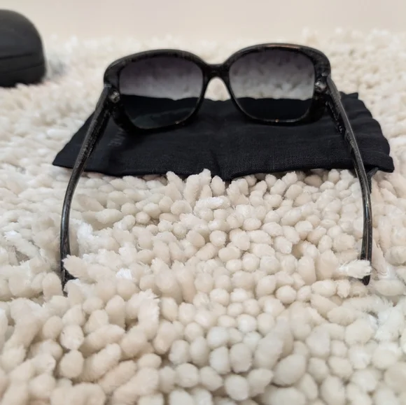 Authentic Chanel Tweed Effect Quilted CC Turnlock Sunglasses Dark Grey - Picture 5 of 12